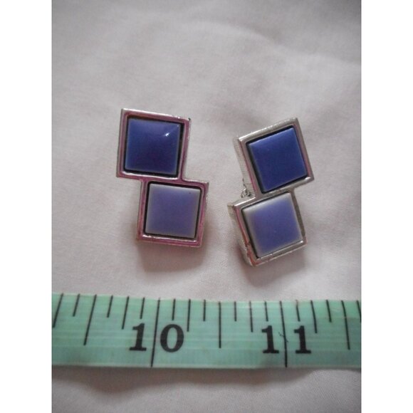 Vintage Calais clip on earrings silver with two tone blue costume jewelry - Picture 2 of 5
